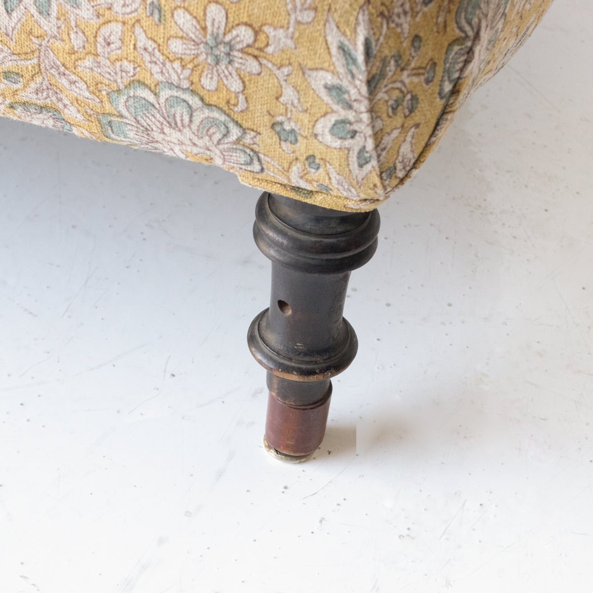 Vintage Napoleon Chaise | Kundan Stone