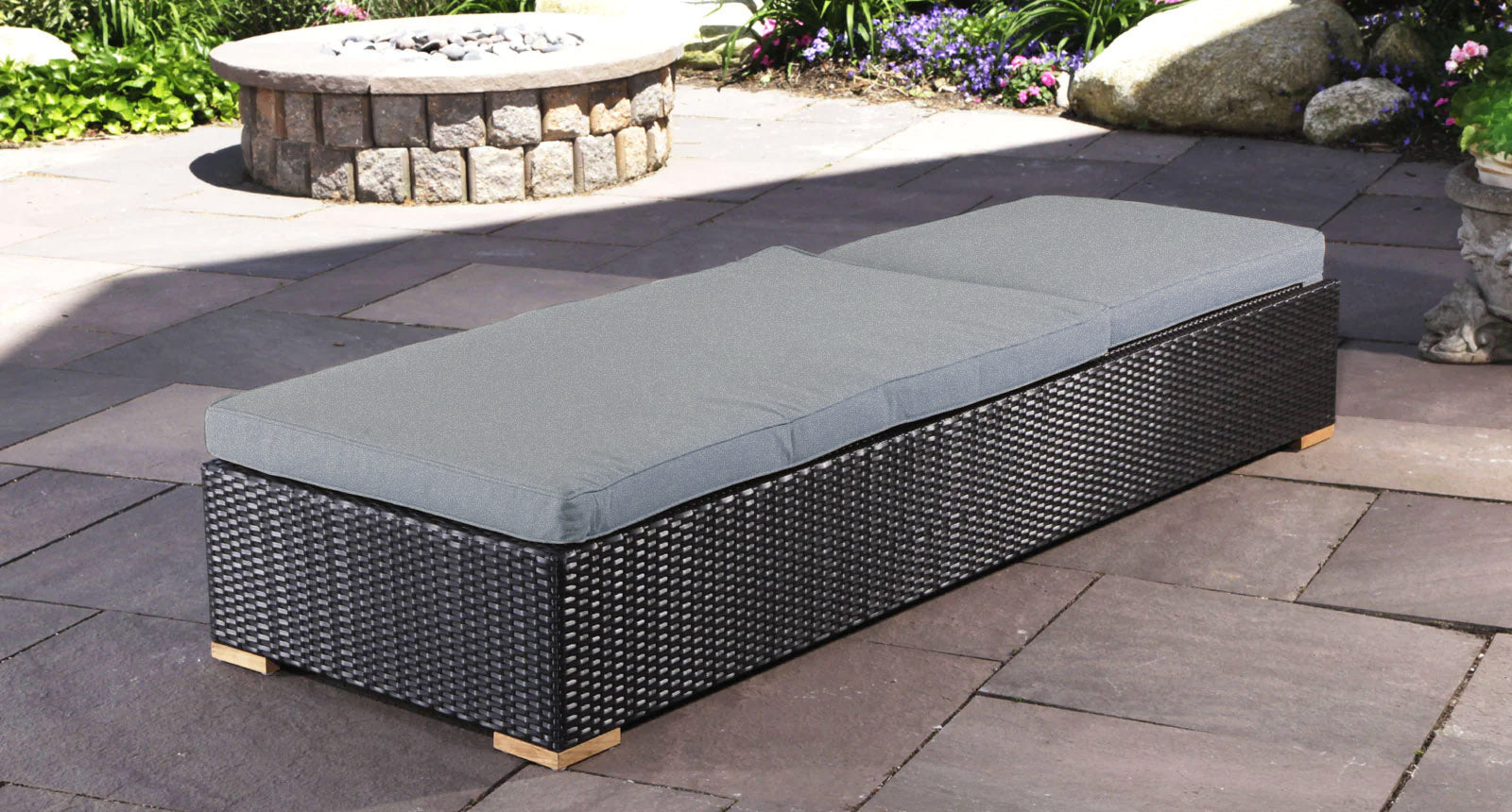 Salina Outdoor Lounge Chair