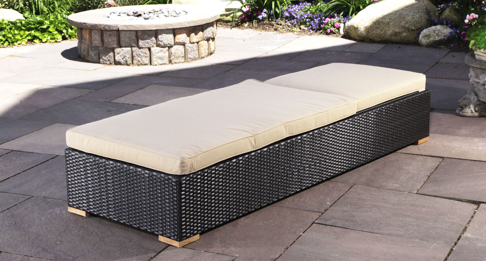 Salina Outdoor Lounge Chair