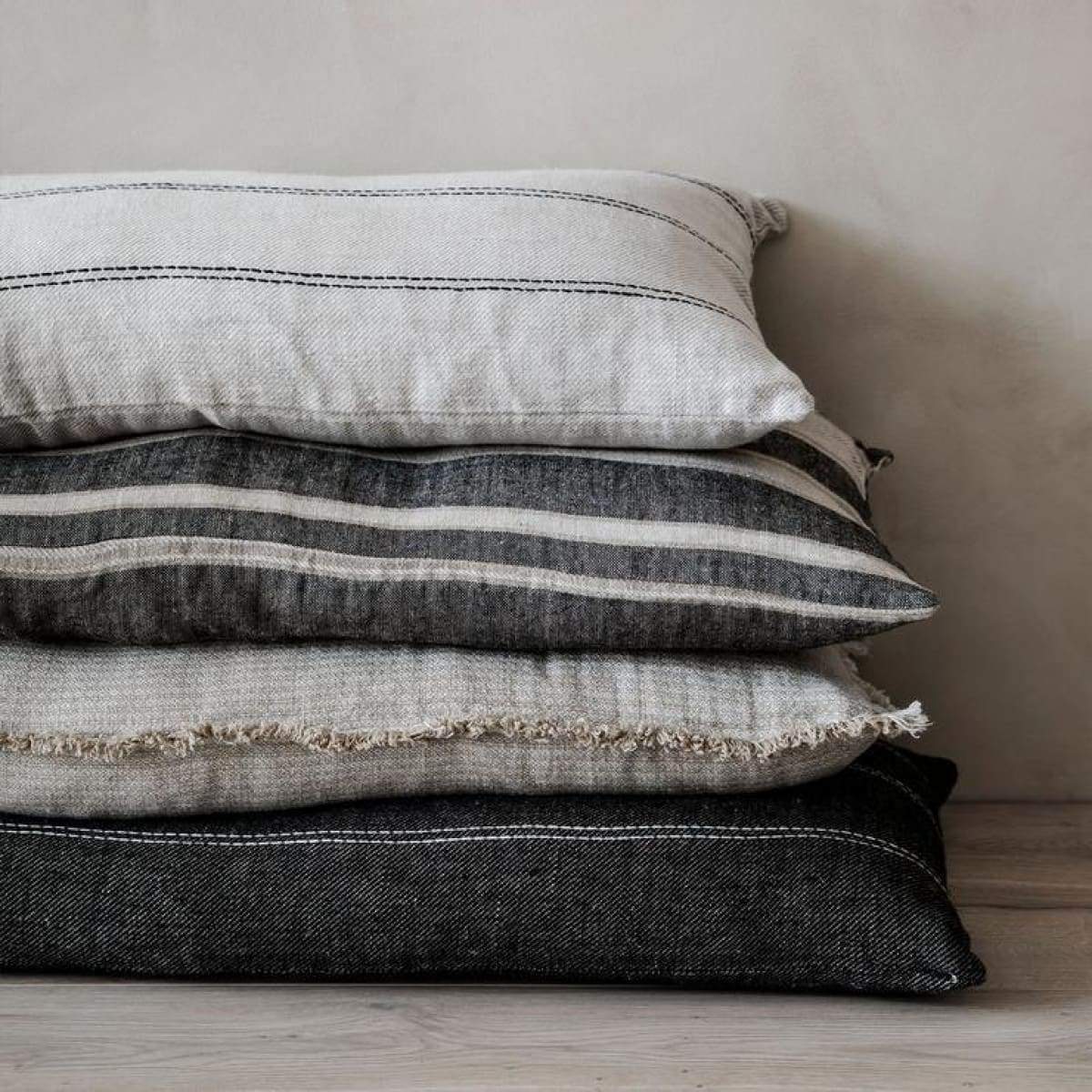 Ana Lumbar Pillow Cover