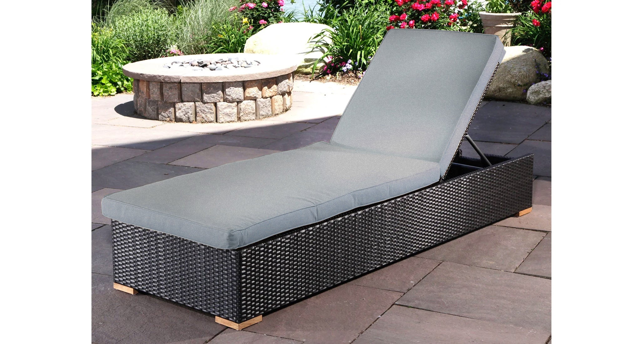 Salina Outdoor Lounge Chair