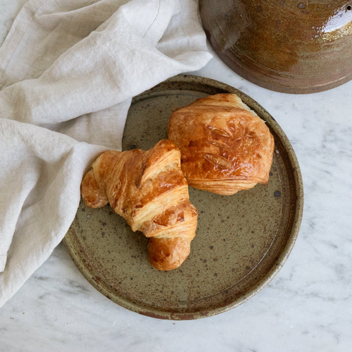 Stoneware Dome with Platter