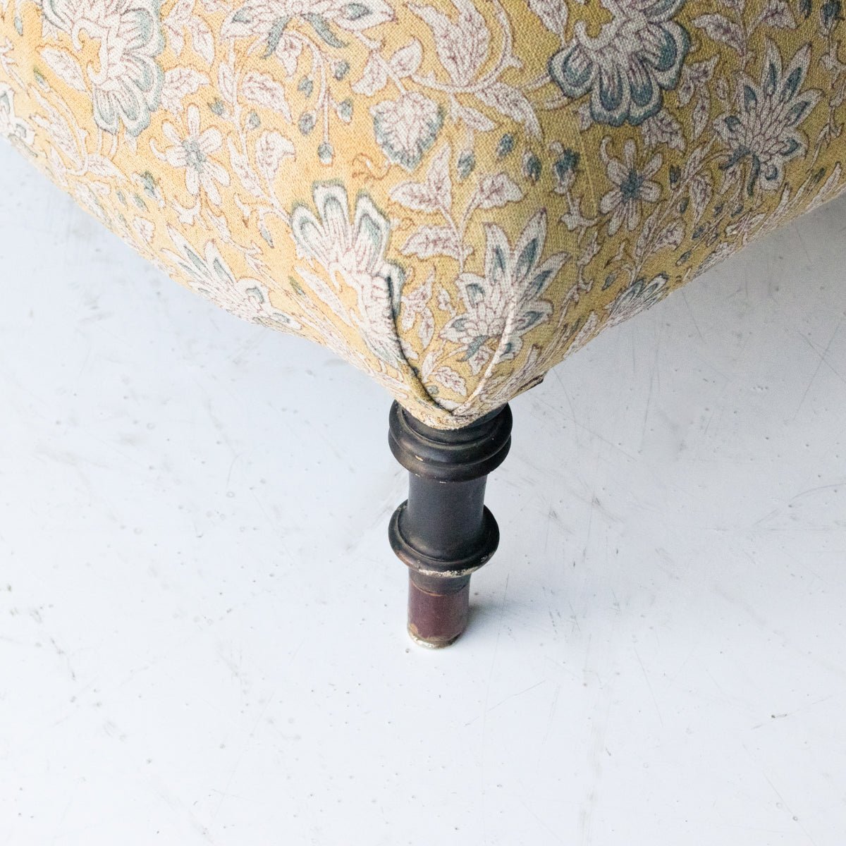 Vintage Napoleon Chaise | Kundan Stone