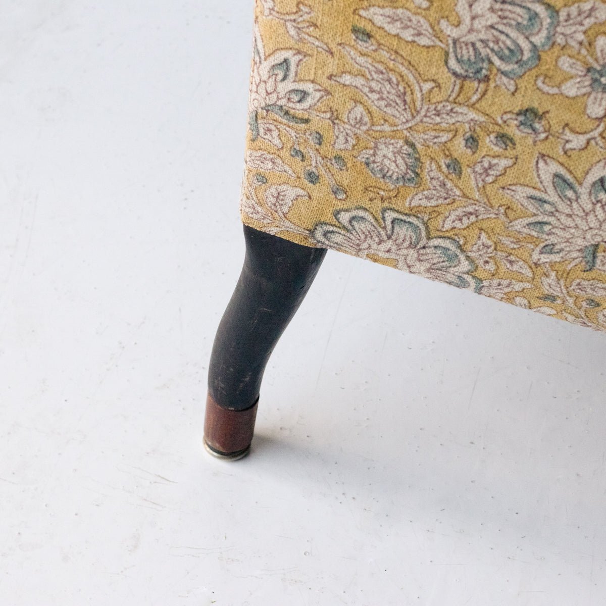 Vintage Napoleon Chaise | Kundan Stone